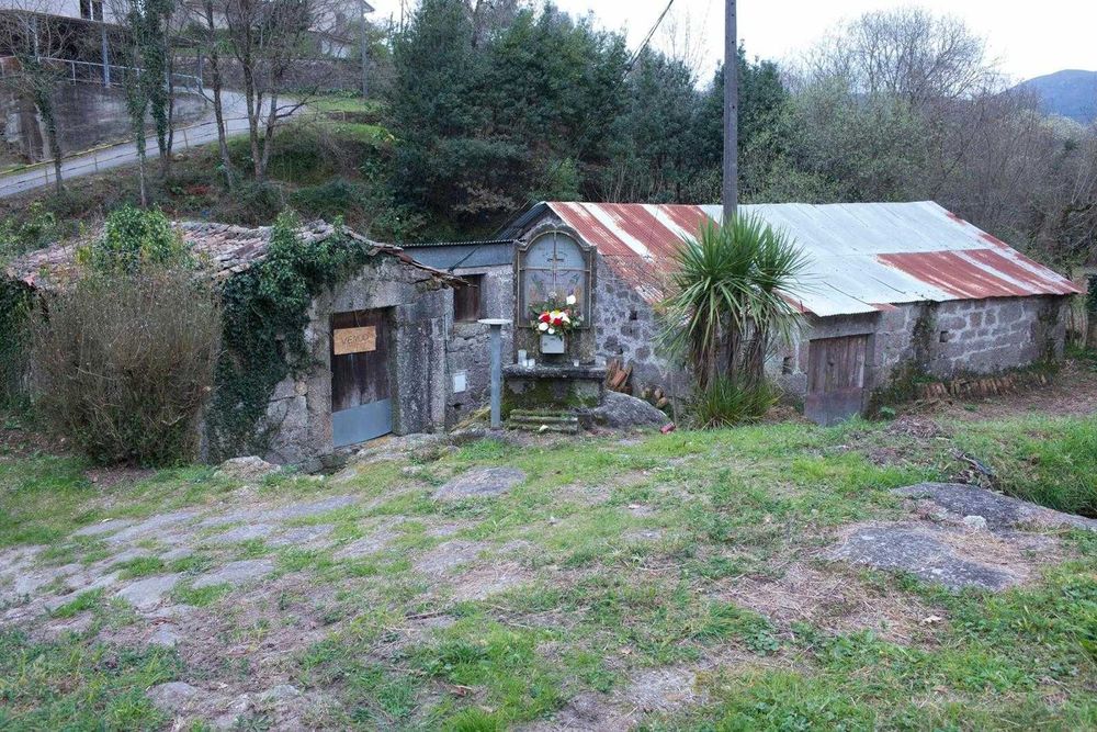 Moinho e Casa em Pedra para Restauro | Frente Rio | Valdreu – Vila Verde