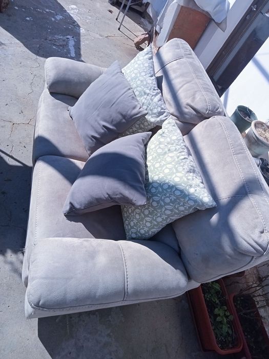 Sofa Loveseat CHEERS praticamente novo