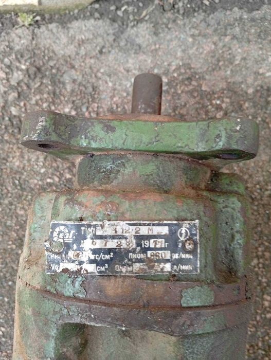 Масляний насос         .