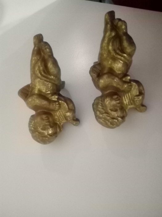 ANJINHOS porta guardanapos em pedra dourados