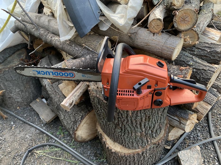 Продам бензопилу и бензокосу Уралмаш