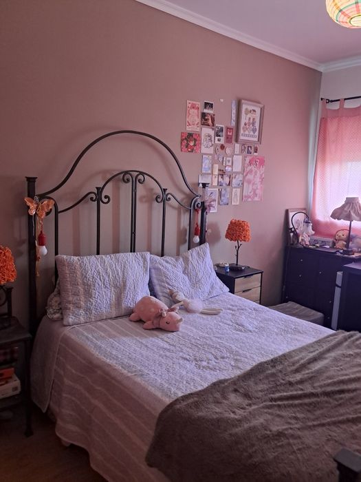 Vendo excelente T2 com garagem e 2 elevadores  em Santa Marinha, em frente ao apeadeiro  de comboio de Coimbrões