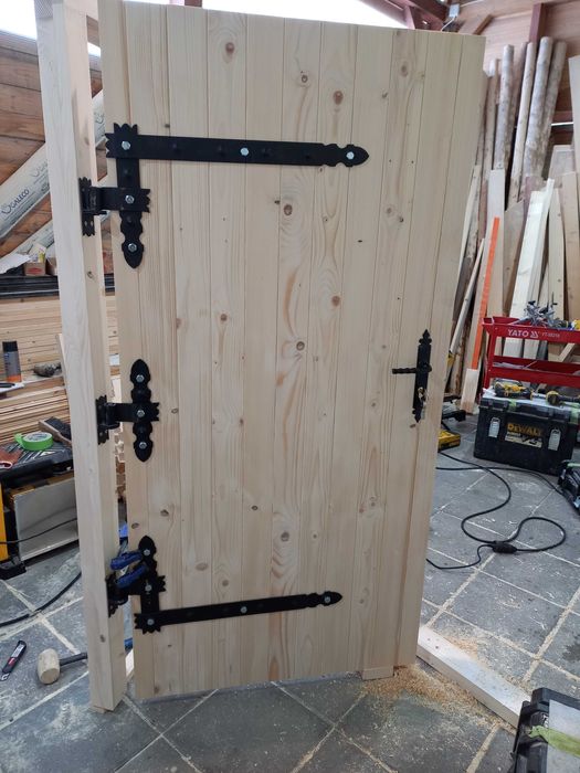 Dzwi drewniane, gospodarcze, piwniczki na wymiar piwnicy domków letni
