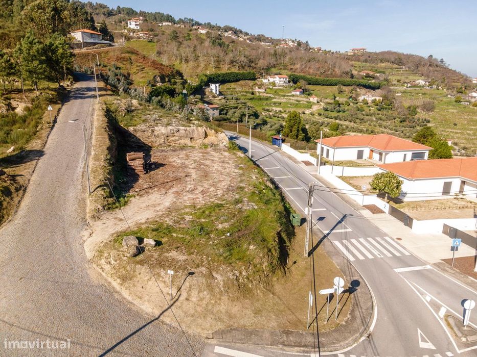 Terreno Rústico em Paredes de Viadores