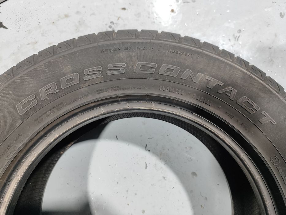 2 pneus semi novos 215-65R16 Continental - Oferta da Entrega