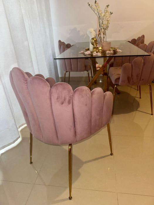 Cadeiras estofadas rosa