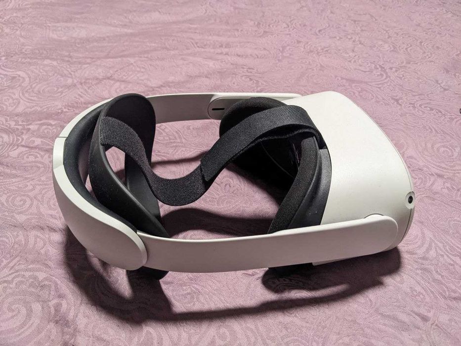 VR-окуляри Meta Oculus Quest 2 64 Гб комплект