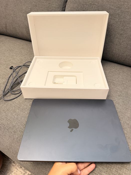 MacBook Air M2 8/256