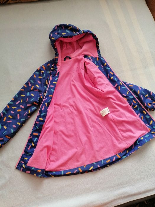 Продам ветровочку для девочки
