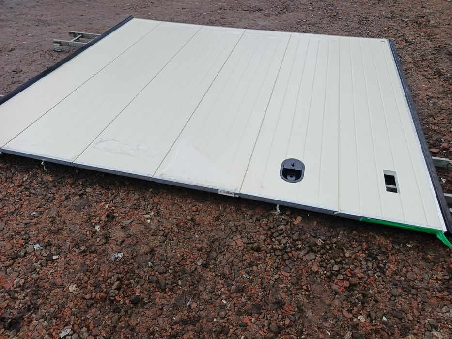 Brama garażowa segmentowa przemysłowa panelowa jak nowa 305x355