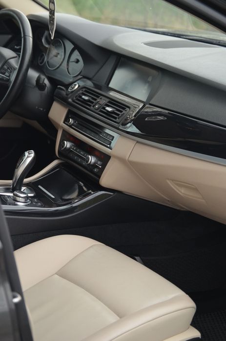 Продаю машину BMW F10