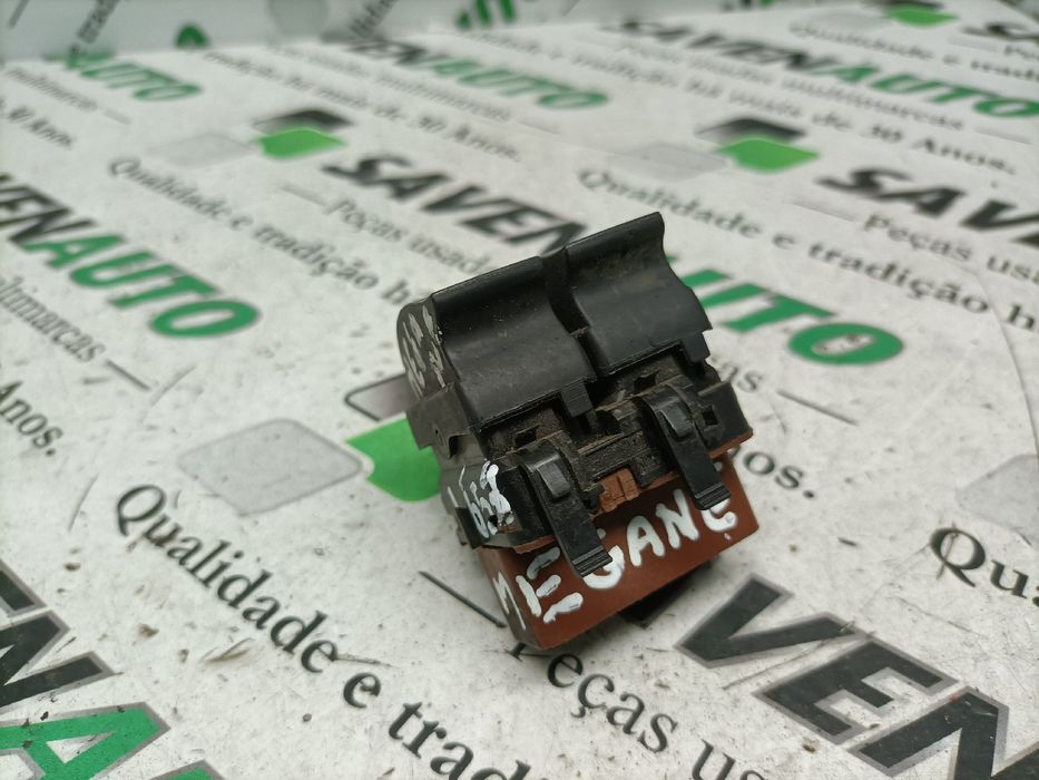 Comando / botão / interruptor vidros frente esquerdo RENAULT Megane II