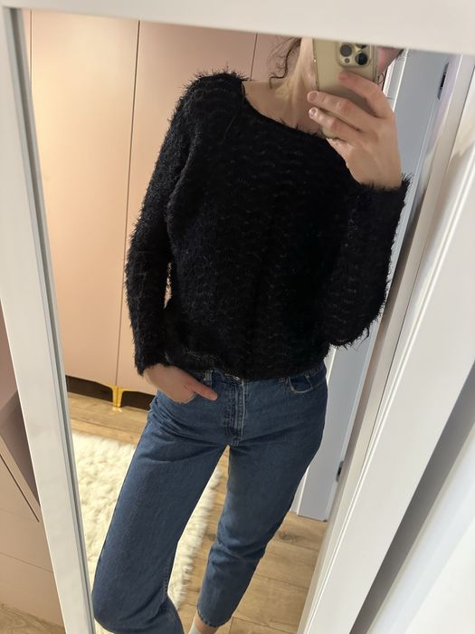 Sweter ze srebrną nitką