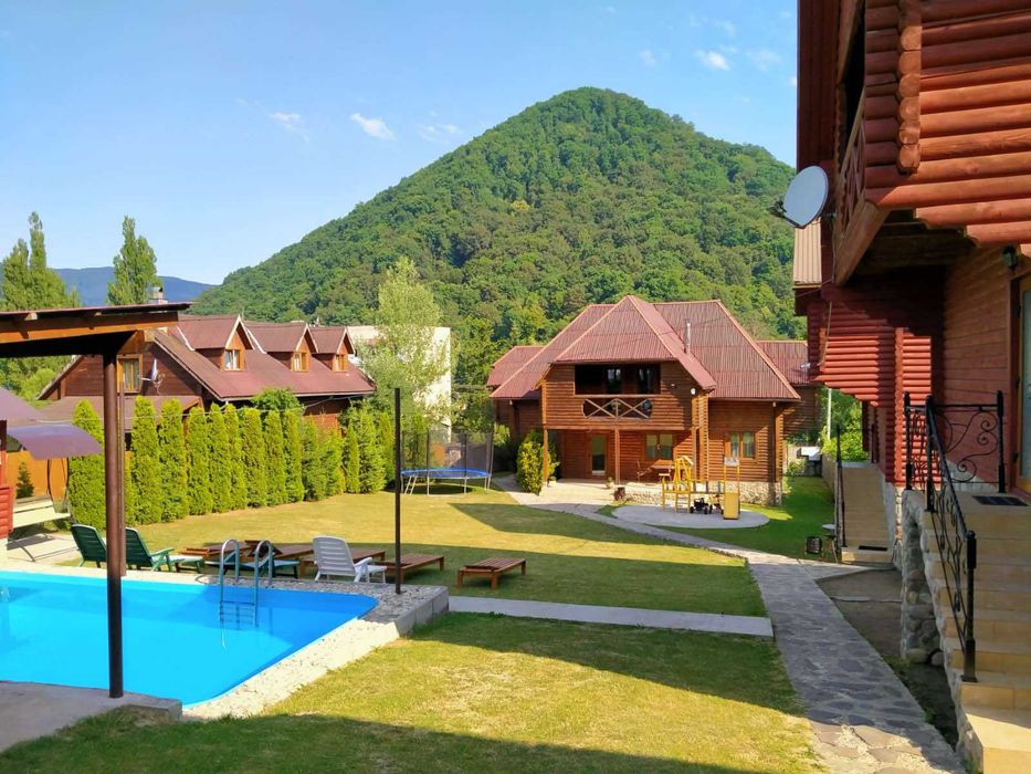 Продається база відпочинку в Шаянах