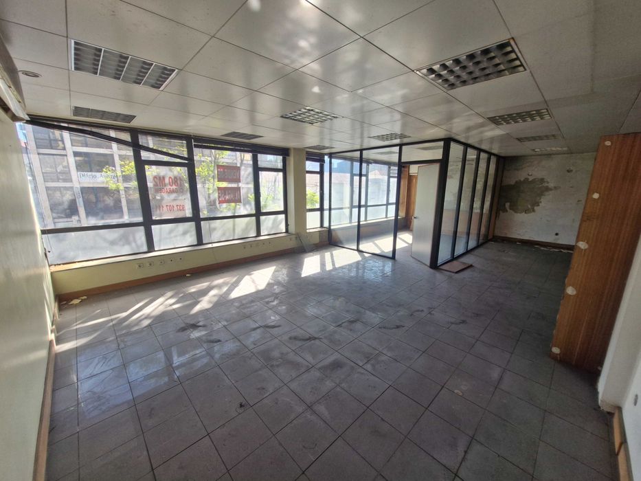 Espaço comercial - 182m2 - Com potencial para várias vertentes