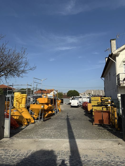 Gamela basculante 400lts certificada