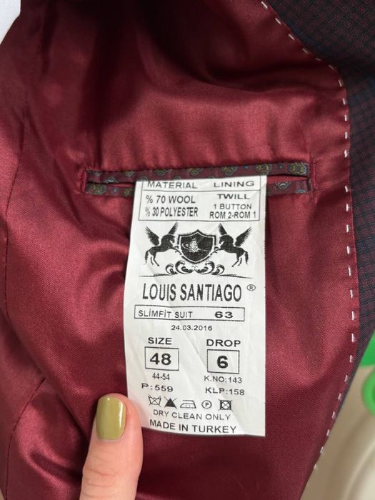 Костюм чоловічий (брюки, жилетка, сорочка, піджак)