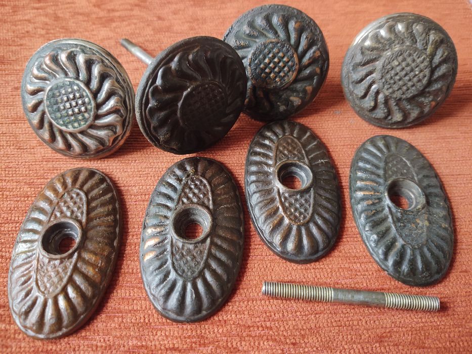 Ручка дверная круглая под бронзу