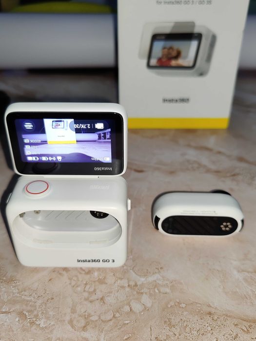 Екшн-камера Insta360 GO 3 128GB + аксесуари, кейс