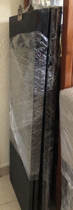 Quadros / paineis em pau preto e pedra de sabao