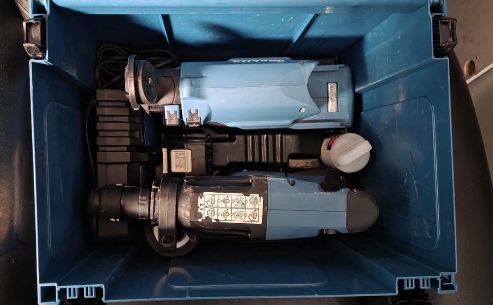 Makita młotowiertarka DHR243RTJW Aku 2x5,0 Ah SDS Odkurzacz Dx07