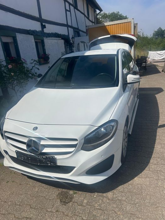 Mercedes d220 B klasa