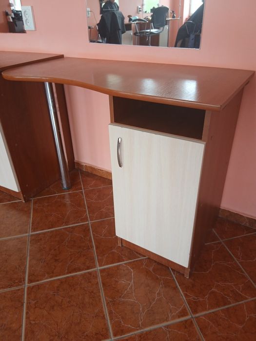 Перукарський стіл розміром 100*50 самовивіз
