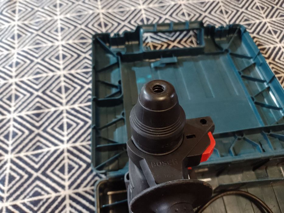 Перфоратор  BOSCH GBH 2-24D