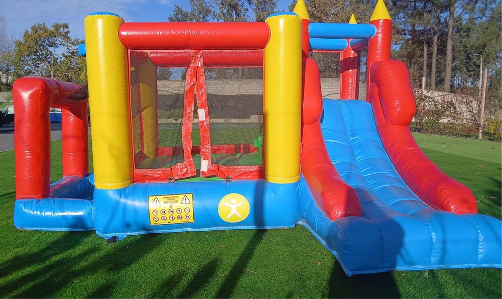 Castelo insuflavel - pvc