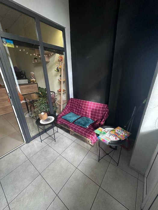 Здам в оренду фасадне приміщення 1 поверх, всі ідуть до метро, 20м2