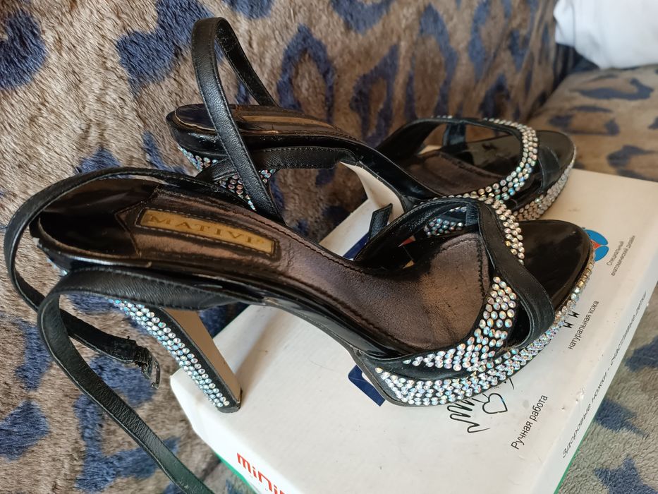 Босоножки вечерние в идеальном состоянии