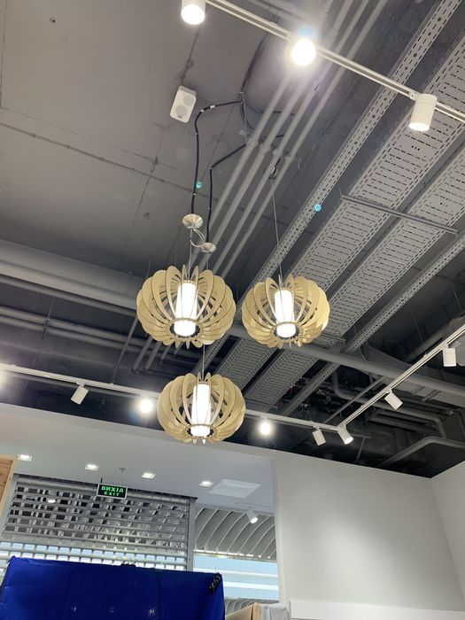 Потолочный светильник (дерево) 6шт Цена одного : 1760грн