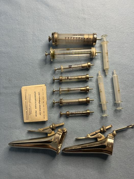 Шприци з голками радянські