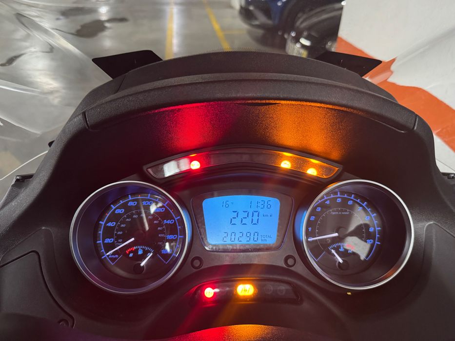 Piaggio MP3 500 HP3 2021 Carta B  20.300 km. Extras. 6500€ neg