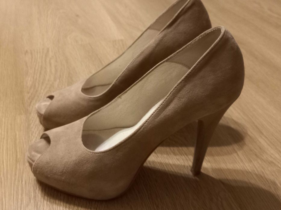 Buty na wysokim obcasie