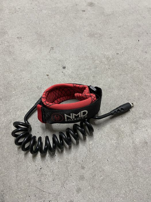 Leash NMD Bodyboard – Bíceps – Preto/Vermelho