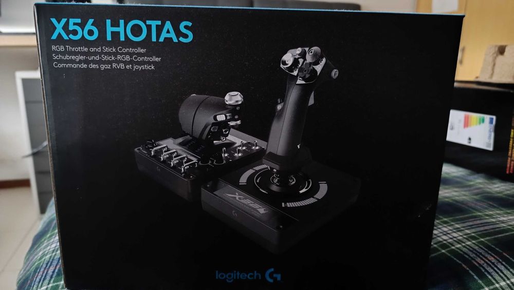 HOTAS - Simulador de Voo Logitech
