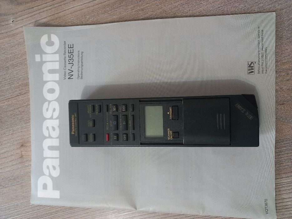 Відеомагнітофон Panasonic NV J35EE