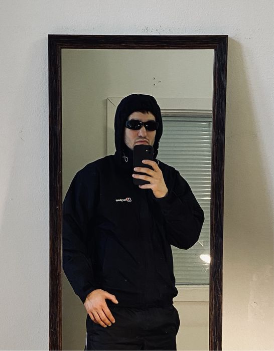 (XL,S,M) BERGHAUS Черная весенняя курточка на мембране куртка мембрані