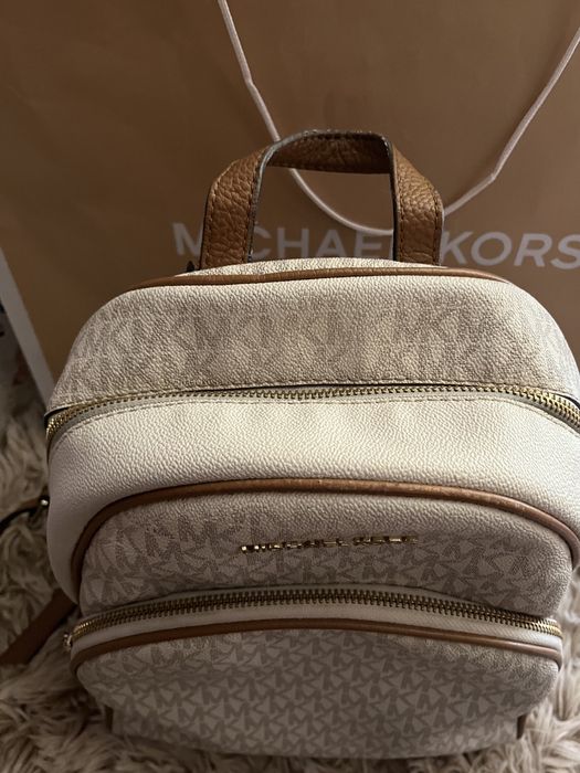 Michael Kors plecak rhea plecaczek sredni logowany monogram beżowy