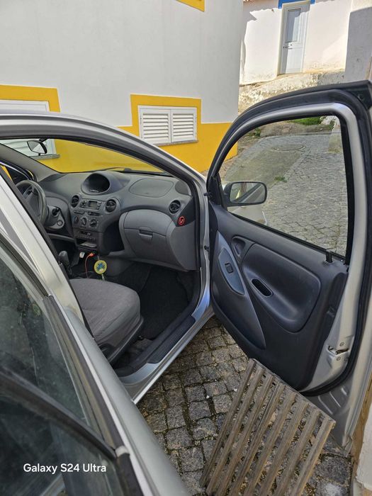 Yaris  muito econômico