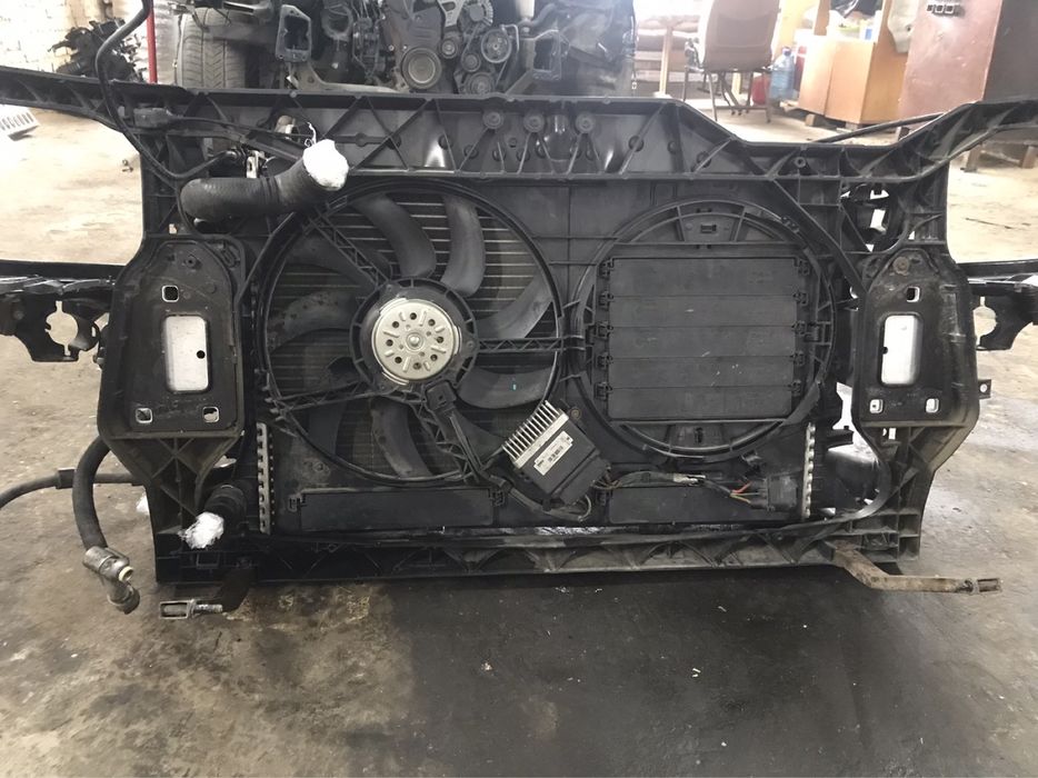 Пенель радіаторів взборі Audi A4B8 ауді А4б8 2л диз 2010р