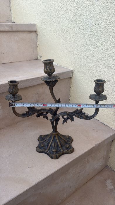 Candelabro de Mesa Vintage – 3 Braços – Metal Trabalhado
