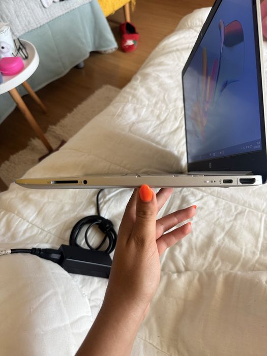 HP Laptop 15s-eq2xxx