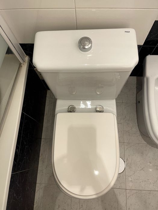 Sanita e Bide da marca Roca