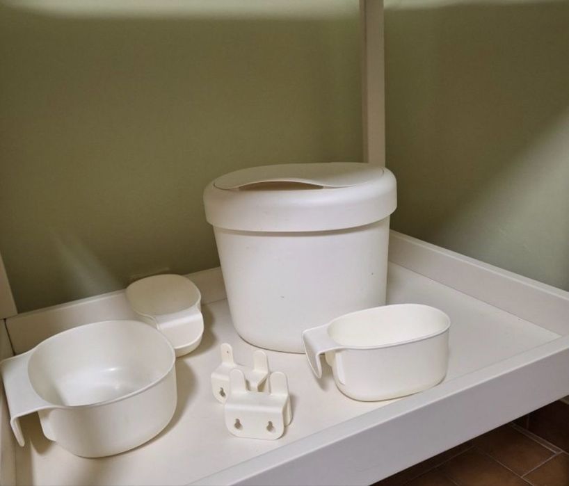 Trocador e acessorios Ikea