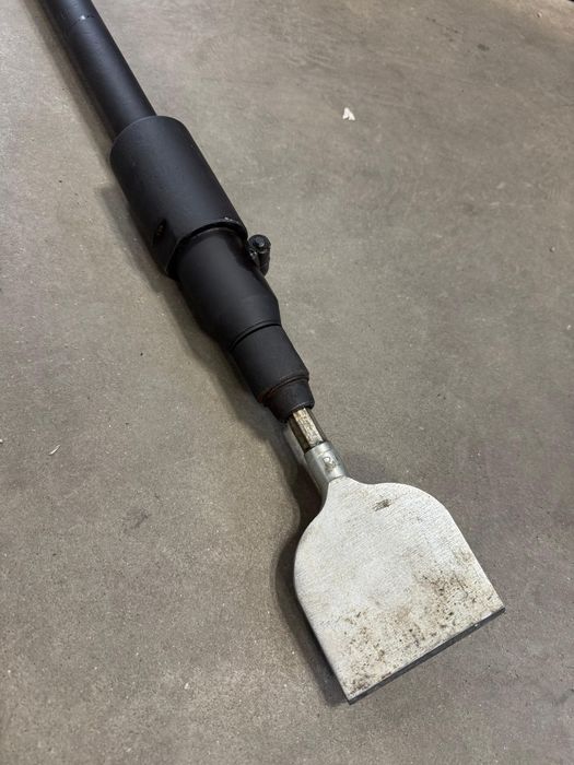 Zdzierak skrobak pneumatyczny Trelawny  140cm