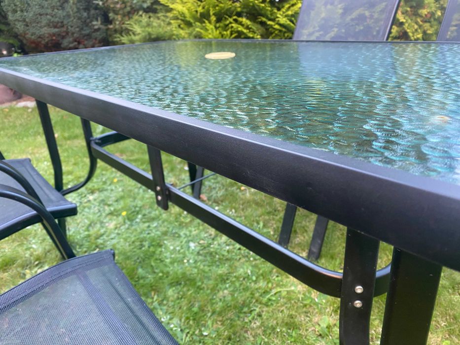 Stół szklany hartowany malowany proszkowo 140x80 cm + 4 krzesła – STAN BDB, Aluminium