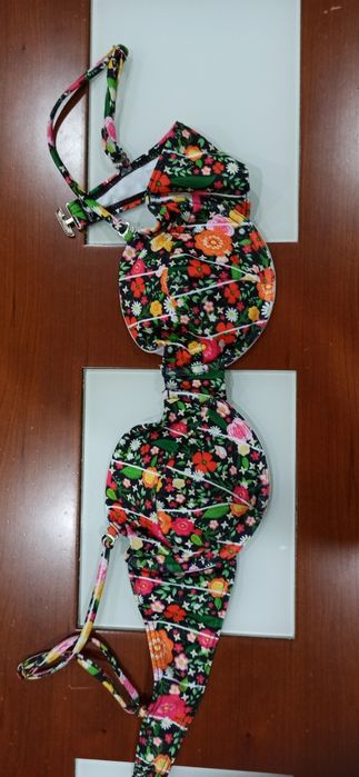 Biquíni e cueca às flores (tamanho S)