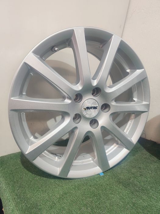 Felgi aluminiowe Autec 17" 7.5J et51 5x108 Ford Volvo